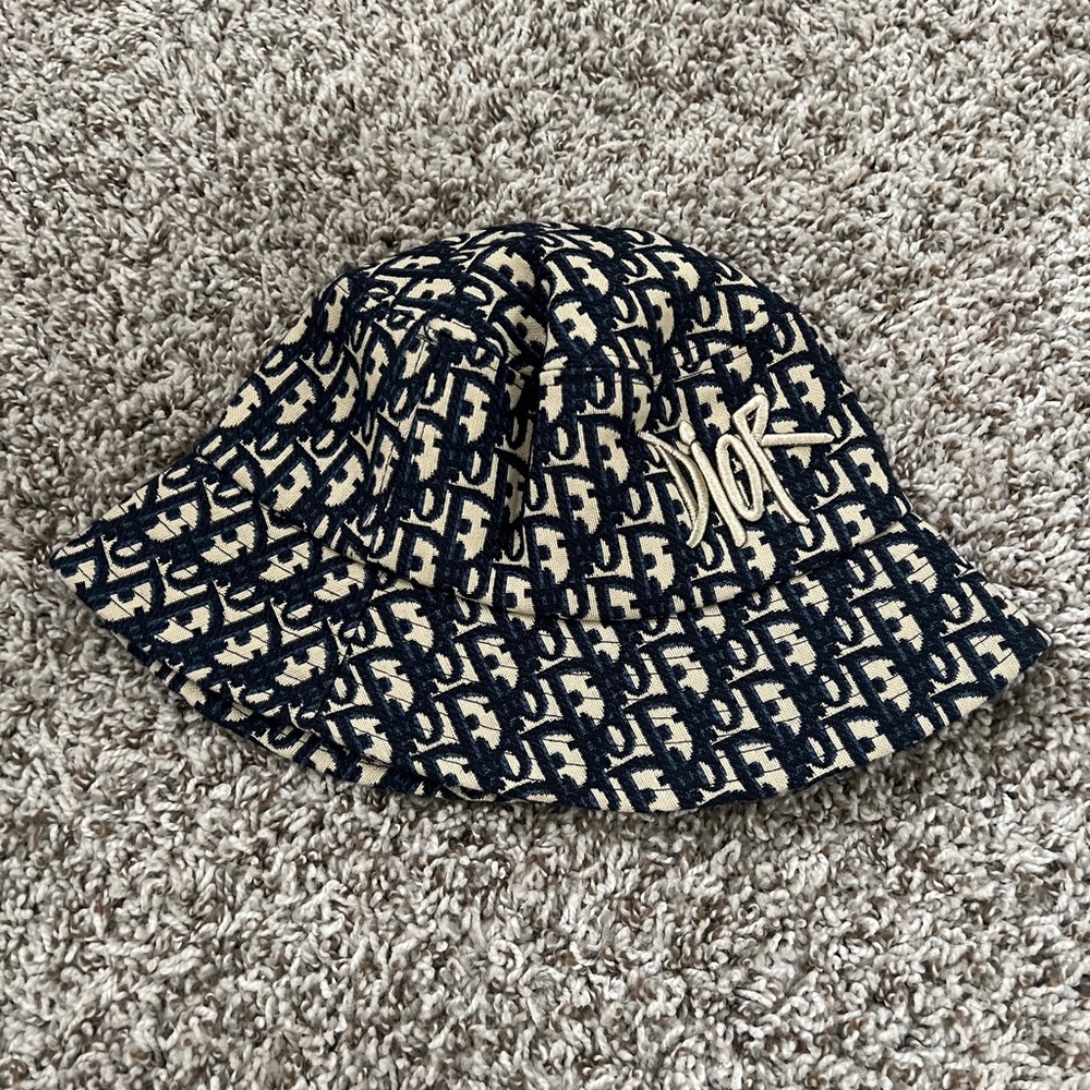 DIOR monogram bucket hat size small